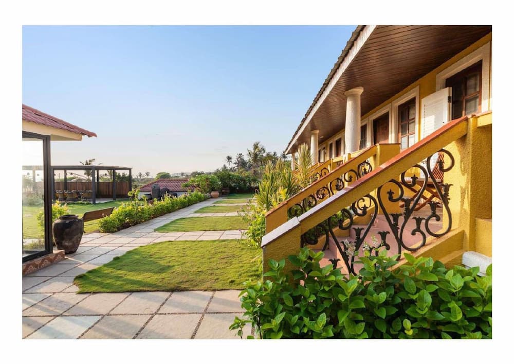 White Pearl Beach Villa