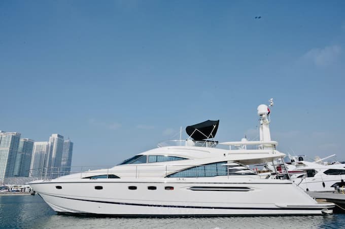 Fairline 64 Ft